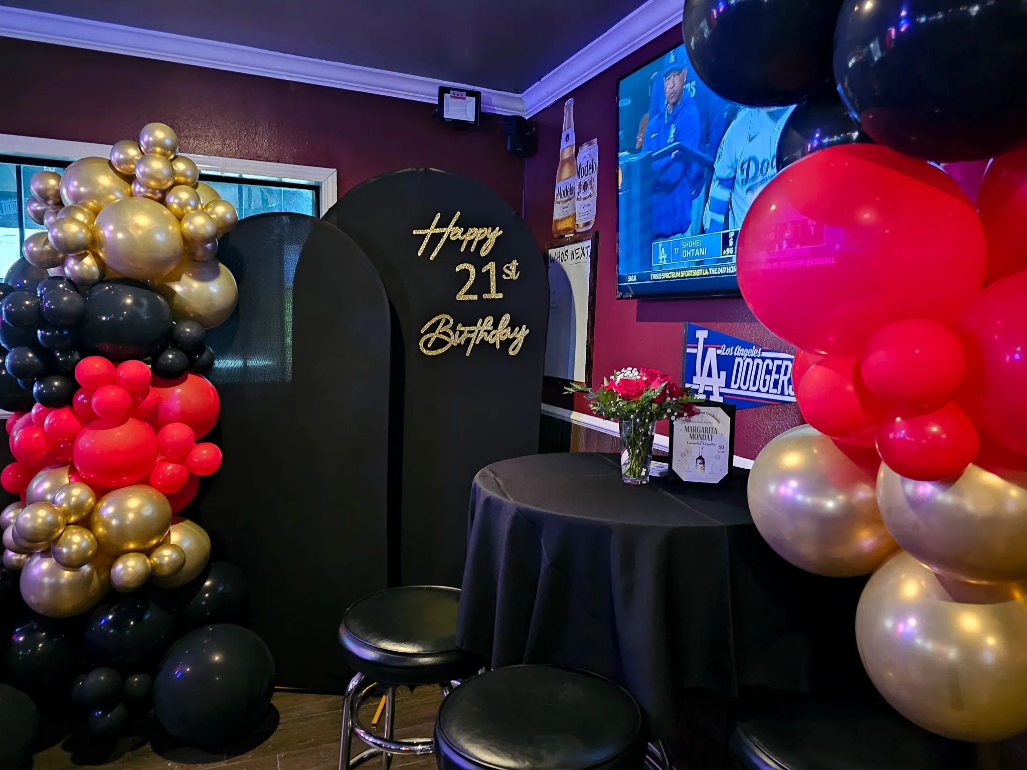 Birthday party decorations Hawthorne bar