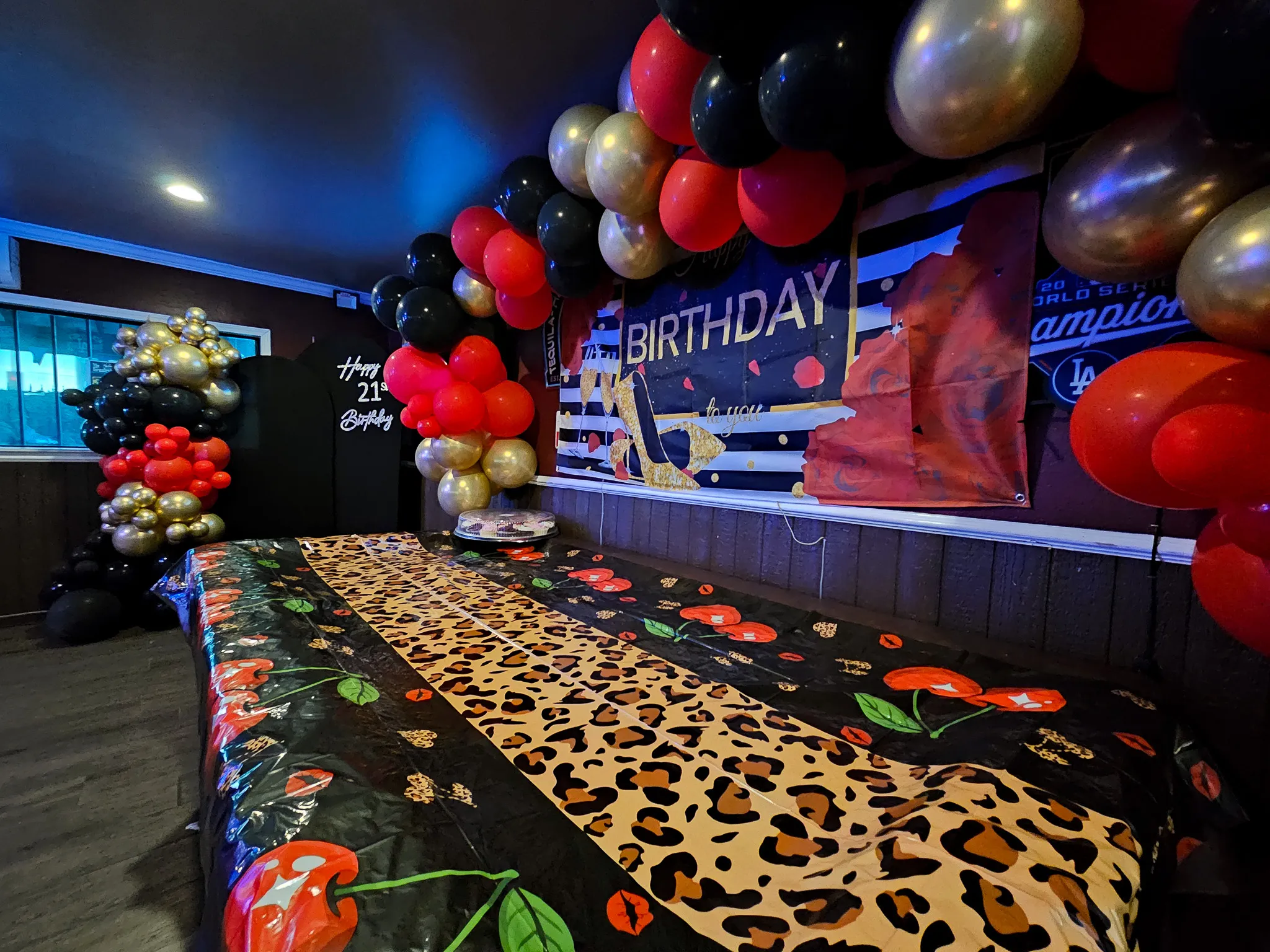 Birthday party decorations Hawthorne bar